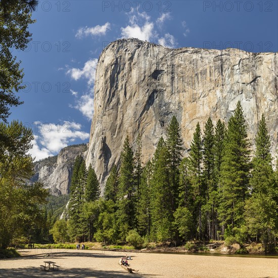 Tourists at the Merced River, El Capitan back, Yosemite National Park, California, United States, USA, Yosemite National Park, California, USA, North America