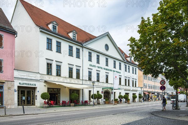 Everyday scene in front of the Grand-Hotel Russischer Hof Weimar in the city centre of Weimar, Thuringia, Germany, 13 August 2020, for editorial use only, Europe