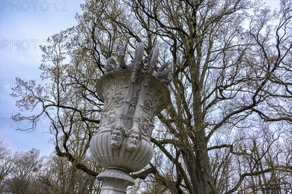 Cast zinc vase on a pedestal in the castle park, Ludwigslust, Mecklenburg-Vorpommern, Germany, Europe