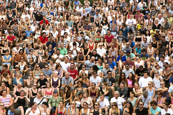 Spectators at karaoke in Berlin Mauerpark, 30/08/2015, Berlin, Berlin, Germany, Europe