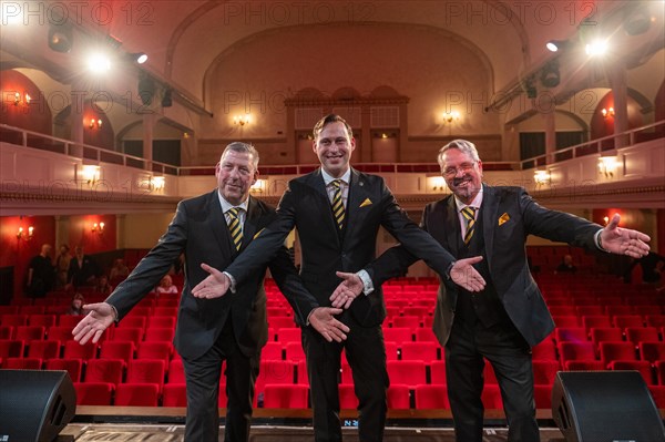 Presentation of the designated Cologne triumvirate for the 2024 session, KG Treuer Husar Blau-Gelb von 1925 e.V. Koeln presents the designated Cologne triumvirate for the 2024 session: Sascha, Werner and Friedrich Klupsch will celebrate Cologne Carnival together with all revellers as Prince Sascha I, Bauer Werner and Jungfrau Frieda under the motto Wat e Theater - Wat e Jeckespill . 16.08.23