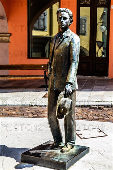 Monument to Carlo Michelstaedter, philosopher from Graz, old town centre, Gorizia, border town to Slovenia, Friuli, Italy, Gorizia, Friuli, Italy, Europe