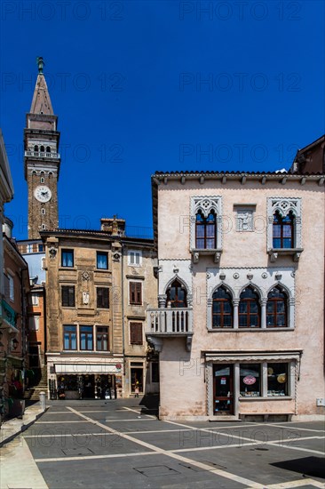 Tartini Square with Gothic patrician house, Benecanka, Venetian house, harbour town of Piran on the Adriatic coast with Venetian flair, Slovenia, Piran, Slovenia, Europe