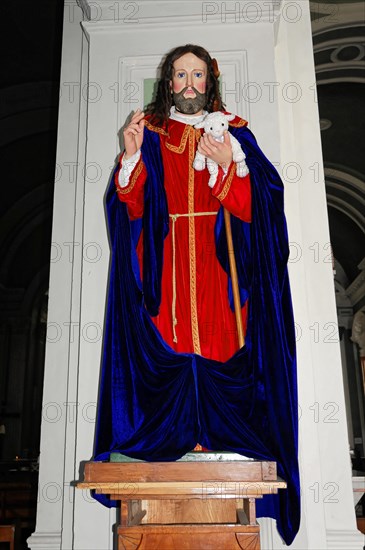 Church Iglesia de Guadalupe, built 1624 -1626, Granada, Nicaragua, statue of Jesus with a lamb in red and blue velvet robes, Central America, Central America -, Central America