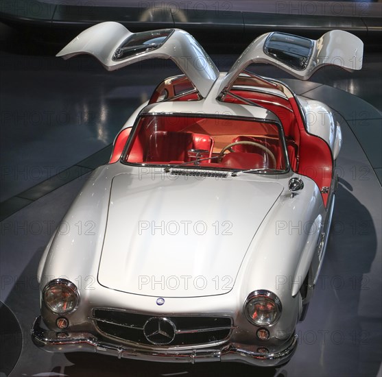 Mercedes-Benz 300 SL Coupe, Gullwing, Mercedes-Benz Museum, Stuttgart, Baden-Wuerttemberg, Germany, Europe