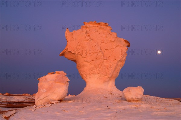 Egypt, White Desert, bizarre sandstone cliffs, Middle East, Africa