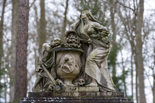 Monument to Duke Friedrich zu Mecklenburg (1717-1785) in Ludwigslust Palace Park, created in 1788 by the sculptor Rudolf Kaplunger, Ludwigslust, Mecklenburg-Vorpommern, Germany, Europe