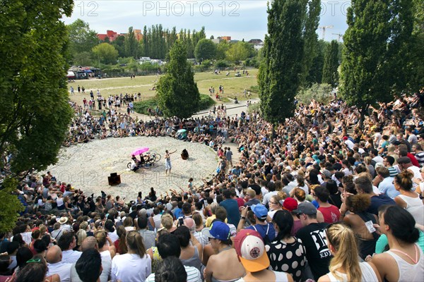 Spectators at karaoke in Berlin Mauerpark, 30/08/2015, Berlin, Berlin, Germany, Europe