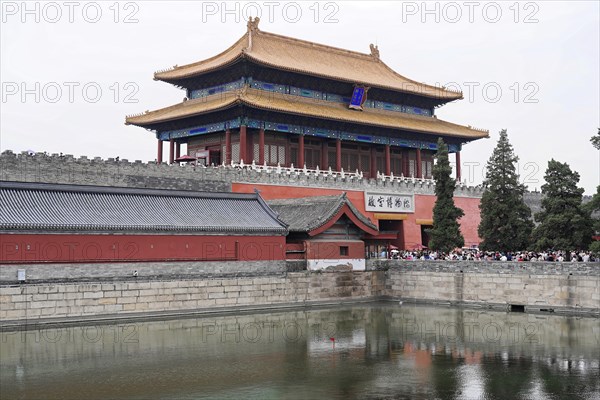 China, Beijing, Forbidden City, UNESCO World Heritage Site, Historic building of the Forbidden City is reflected in a moat, Asia