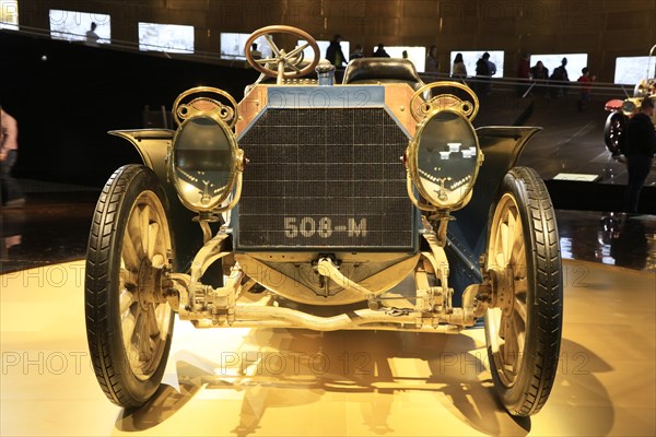 Mercedes-Simplex 40 hp, oldest surviving Mercedes from 1902, Mercedes-Benz Museum, Stuttgart, Baden-Wuerttemberg, Germany, Europe