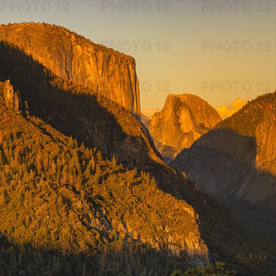 El Capitan, and Half Dome at sunset, Yosemite National Park, California, United States, USA, Yosemite National Park, California, USA, North America