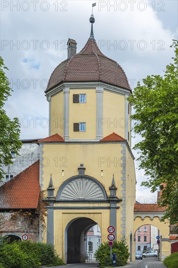 The Westertor, one of Memmingen's historic city gates, in the west of the old town centre of Memmingen, Swabia, Bavaria, Germany, exterior view, Europe