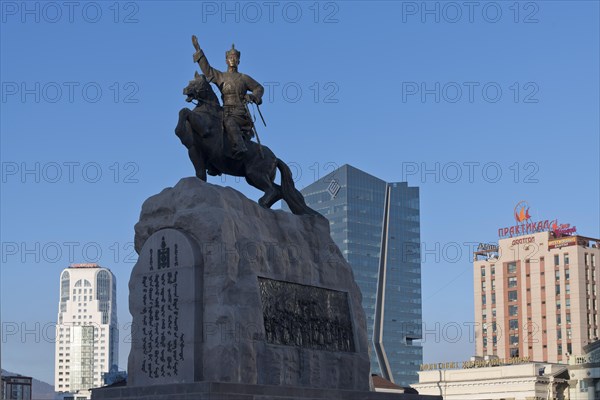 Statue of Damdin Suekhbaatar on Genghis Khan Square or Suekhbaatar Square in the capital Ulaanbaatar, Ulan Bator, Mongolia, Asia