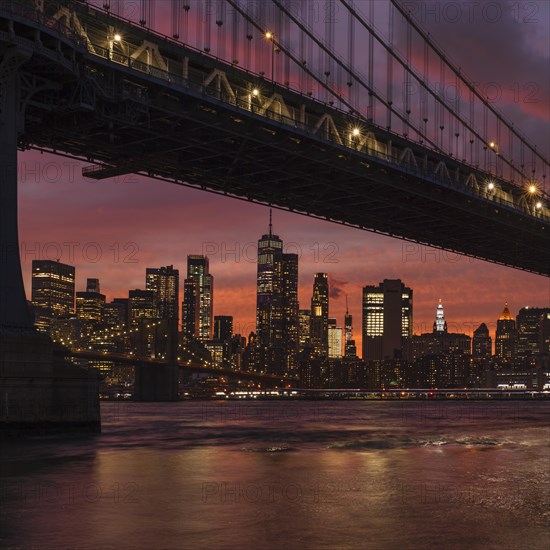 View over the East River to the Manhattan Bridge and Lower Manhattan with One World Trade Centre, New York City, New York, USA, New York City, New York, USA, North America