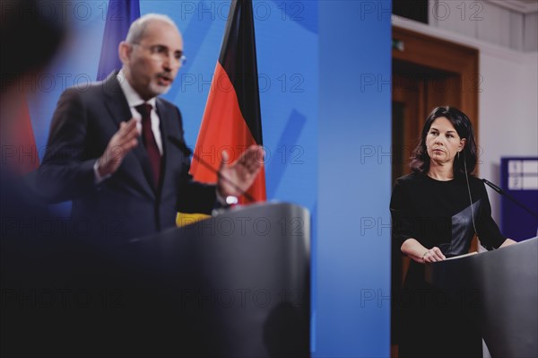 (R-L) Annalena Baerbock (Alliance 90/The Greens), Federal Foreign Minister, and Ayman Safadi, Foreign Minister of Jordan, speak to the media after a joint meeting in Berlin, 16 April 2024 / Photographed on behalf of the Federal Foreign Office