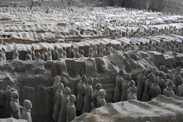 Figures of the terracotta army, Xian, Shaanxi Province, China, Asia, Wide-angle view of the terracotta army in an ancient archaeological site, Xian, Shaanxi Province, China, Asia