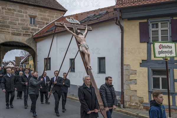 Historic Good Friday procession for 350 years with life-size wood-carved figures from the 18th century, Neunkirchen am Brand, Middle Franconia, Bavaria, Germany, Europe