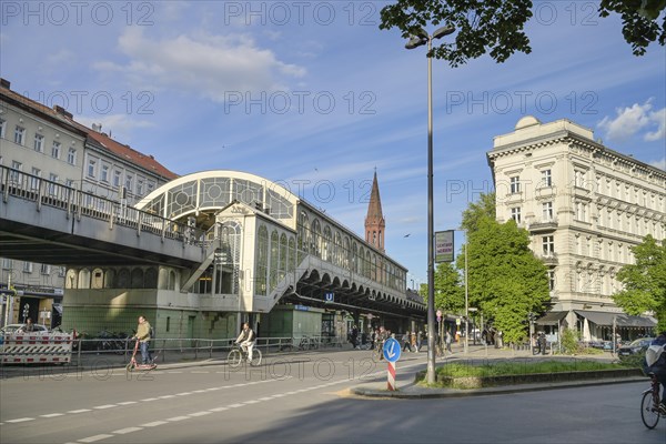 Elevated railway, Goerlitzer Bahnhof underground station, Skalitzer Strasse, Kreuzberg, Friedrichshain-Kreuzberg, Berlin, Germany, Europe