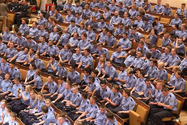 Assembly for the swearing-in of 639 young Berlin police officers, Berlin, 02 July 2015, Berlin, Berlin, Germany, Europe