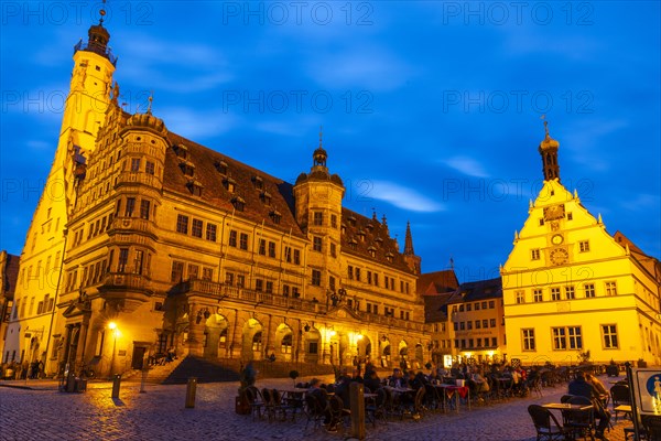 Town hall, Ratstrinkstube, market square, blue hour, Rothenburg ob der Tauber, Middle Franconia, Bavaria, Germany, Europe