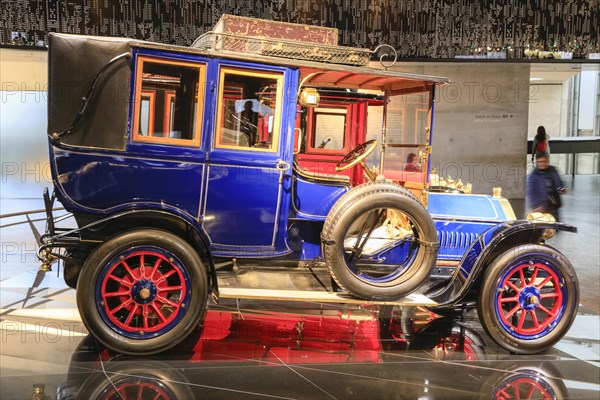 Benz 20/35 PS Landaulet, Mercedes-Benz Museum, Stuttgart, Baden-Wuerttemberg, Germany, Europe