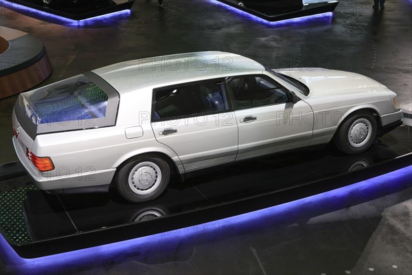 Mercedes-Benz Auto 2000, Mercedes-Benz Museum, Stuttgart, Baden-Wuerttemberg, Germany, Europe