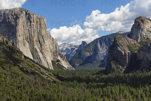 Tunnel View, Yosemite Valley with El Capitan, Yosemite National Park, California, United States, USA, Yosemite National Park, California, USA, North America