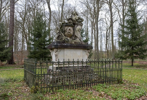 Monument to Duke Friedrich zu Mecklenburg (1717-1785) in Ludwigslust Palace Park, created in 1788 by the sculptor Rudolf Kaplunger, Ludwigslust, Mecklenburg-Vorpommern, Germany, Europe