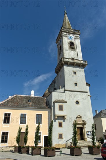 Roman Catholic parish church of the Holy Trinity, statutory town of Rust, Seewinkel, Burgenland, Austria, Europe