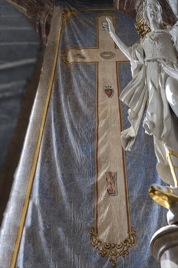 Historic Lenten Shroud hangs behind the Holy Sepulchre, St Wendelin, Kirchenweg 8, Eyershausen, Lower Franconia, Bavaria, Germany, Europe