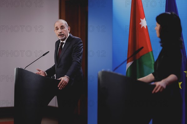 (R-L) Annalena Baerbock (Alliance 90/The Greens), Federal Foreign Minister, and Ayman Safadi, Foreign Minister of Jordan, speak to the media after a joint meeting in Berlin, 16 April 2024 / Photographed on behalf of the Federal Foreign Office