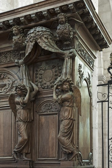 Carved figures on the oak choir stalls, 17th century, former Cistercian monastery Pontigny, Pontigny Abbey was founded in 1114, Pontigny, Bourgogne, France, Europe