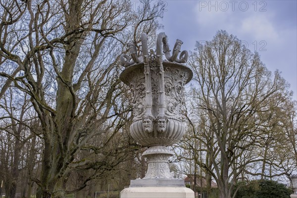 Cast zinc vase on a pedestal in the castle park, Ludwigslust, Mecklenburg-Vorpommern, Germany, Europe