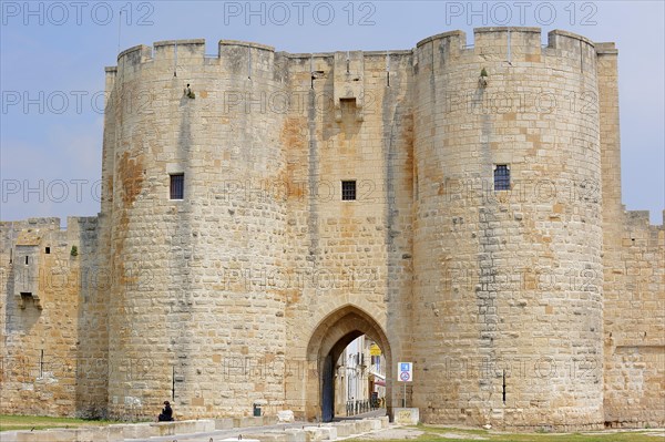 Old city wall, Aigues-Mortes, Camargue, Gard, Languedoc-Roussillon, South of France, France, Europe