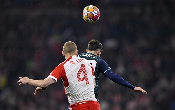 Header duel duel action Matthijs de Ligt FC Bayern Muenchen FCB (04) against Kai Havertz FC Arsenal (29) Allianz Arena, Munich, Bavaria, Germany, Europe