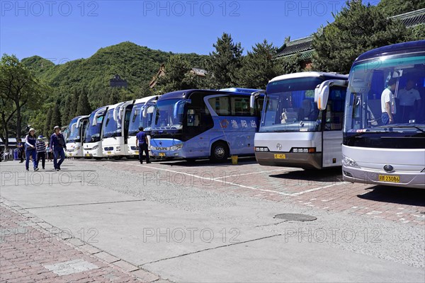 Great Wall of China, UNESCO World Heritage Site, near Mutianyu, Beijing, China, Asia, coaches waiting in a car park for tourists, Asia