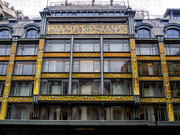 Paris 1er arrondissement. Facade of the Samaritaine (Grand magasin) . Ile de France, France, Europe