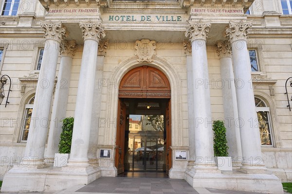 Town Hall, Hotel de Ville, entrance, Avignon, Vaucluse, Provence-Alpes-Cote d'Azur, South of France, France, Europe