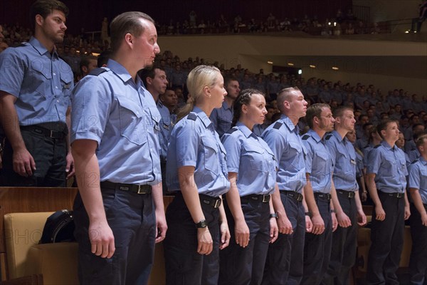 Assembly for the swearing-in of 639 young Berlin police officers, Berlin, 02 July 2015, Berlin, Berlin, Germany, Europe