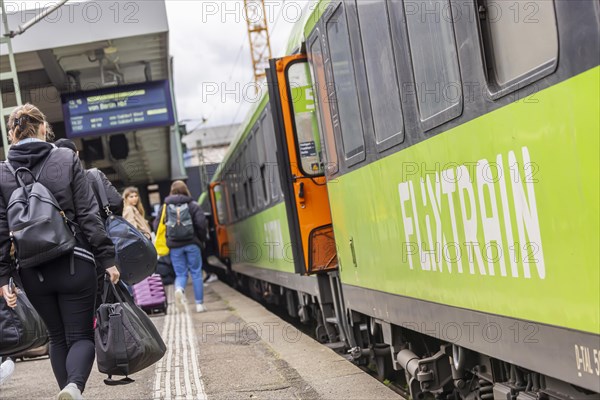 Flixtrain train at Stuttgart main station, track apron with arriving and departing trains, Stuttgart, Baden-Wuerttemberg, Germany, Europe