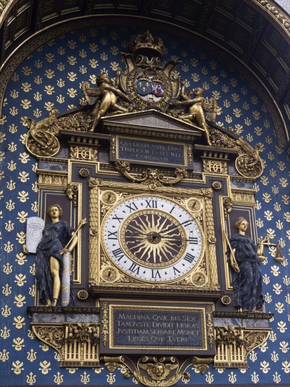 Paris 1er arrondissement. Conciergerie clock, oldest in Paris, Ile de la cite, Ile de France, France, Europe