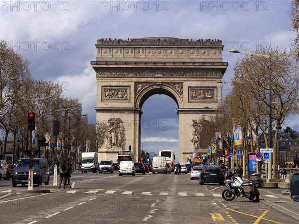 Paris. Arc de Triomphe on Charles de Gaulle square, Ile de France, France, Europe