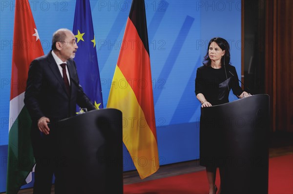 (R-L) Annalena Baerbock (Alliance 90/The Greens), Federal Foreign Minister, and Ayman Safadi, Foreign Minister of Jordan, speak to the media after a joint meeting in Berlin, 16 April 2024 / Photographed on behalf of the Federal Foreign Office