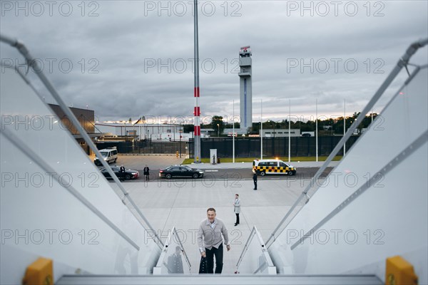 Christian Lindner (FDP), Federal Minister of Finance, pictured boarding an aircraft of the Bundeswehr air force. The Minister is travelling to the IMF Spring Meeting in Washington. Berlin, 16.04.2024. Photographed on behalf of the Federal Ministry of Finance (BMF)