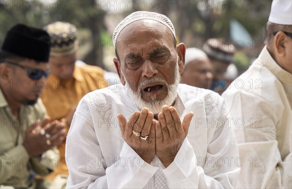 GUWAHATI, INDIA, APRIL 11: Muslims gather to perform Eid al-Fitr prayer at Eidgah in Guwahati, India on April 11, 2024. Muslims around the world are celebrating the Eid al-Fitr holiday, which marks the end of the fasting month of Ramadan