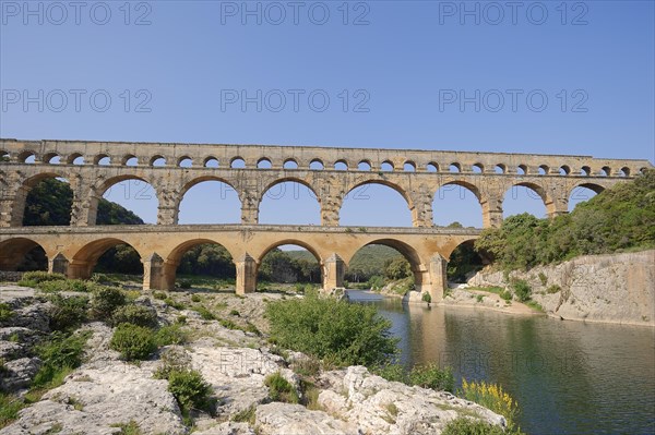 Pont du Gard, Roman aqueduct over the River Gardon, Vers-Pont-du-Gard, Languedoc-Roussillon, South of France, France, Europe