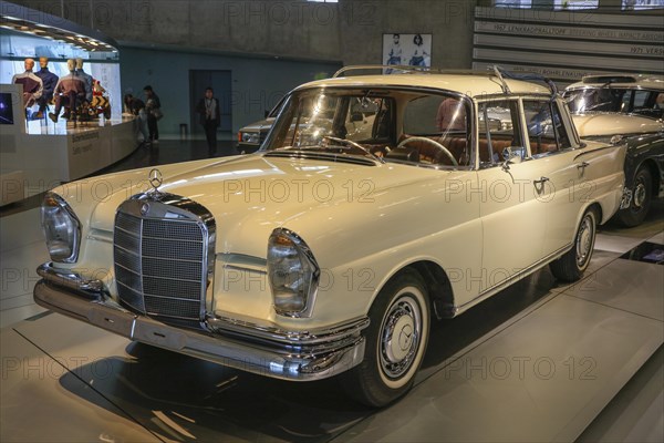 Mercedes-Benz 220 S, Mercedes-Benz Museum, Stuttgart, Baden-Wuerttemberg, Germany, Europe