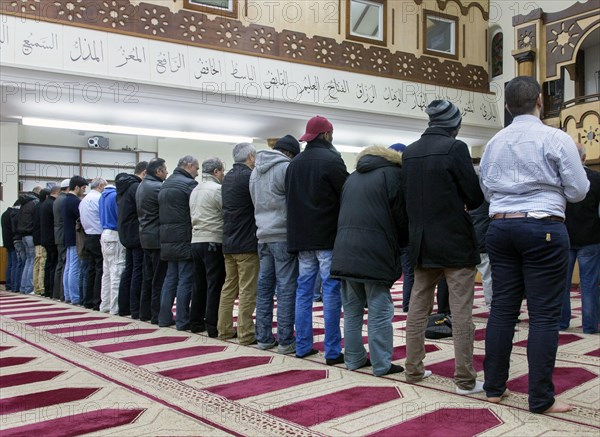 Friday prayer by Muslims in the Berlin mosque Neukoellner Begegnungsstaette, 27/03/2015, Berlin, Berlin, Germany, Europe