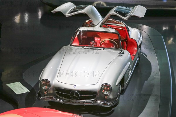 Mercedes-Benz 300 SL Coupe, Gullwing, Mercedes-Benz Museum, Stuttgart, Baden-Wuerttemberg, Germany, Europe