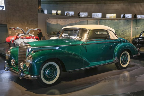 Mercedes-Benz 300 S Cabriolet A, Mercedes-Benz Museum, Stuttgart, Baden-Wuerttemberg, Germany, Europe